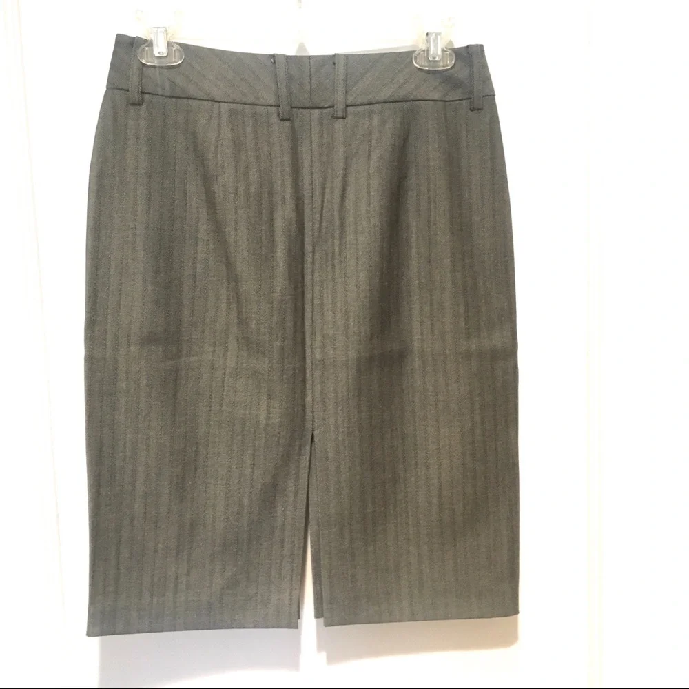 ⭐️ Express Classic Stretch Gray Pencil Skirt 2